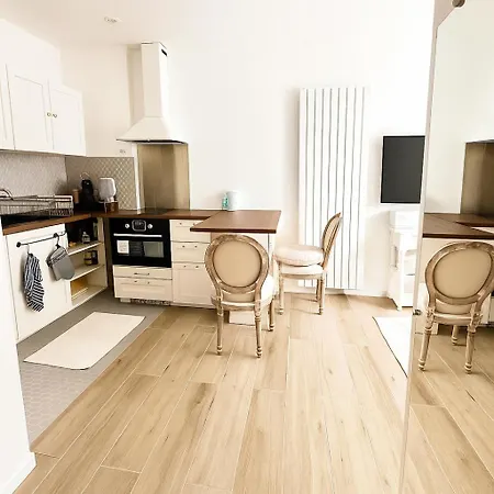 Sweet Apartment Paris Paříž